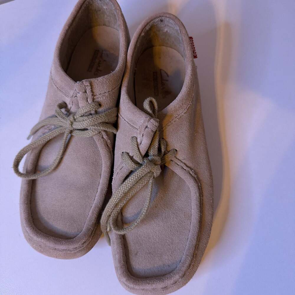 Clarks Originals Wallabee  Low Top Beige Suede